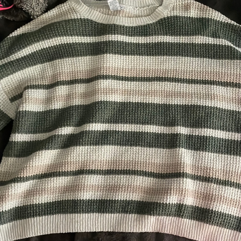 Polyester sweater from rue 21